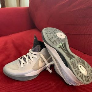 Nike volleyball shoes